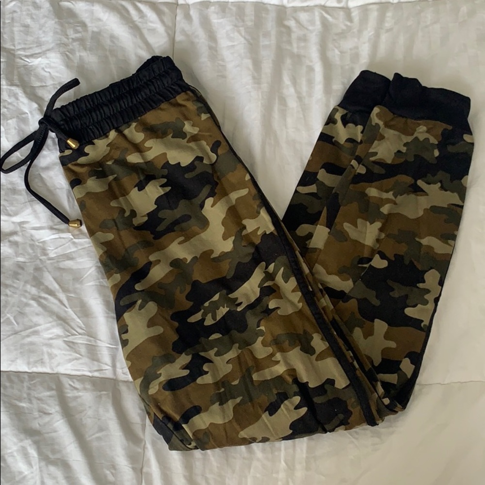 CAMO- Joggers